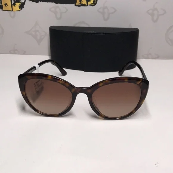 New Authentic Prada SPR 02V-F 2AU-6S1 Women’s Sunglasses – Tortoise